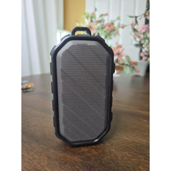 Polaroud model# PBT524 Wireless Portable Bluetooth Speaker Black - Picture 1 of 16